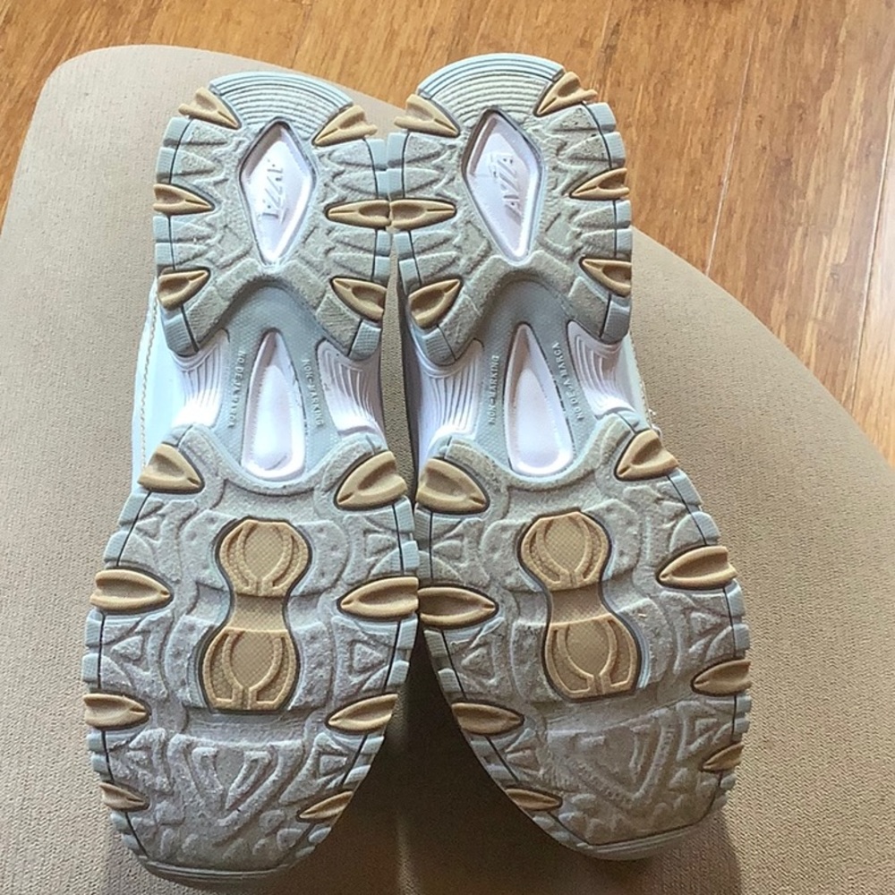 AVIA Memory Foam Sneaker - Picture 5 of 6